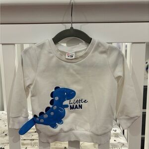 🦕 White and Blue Sweatshirt Cozy and Stylish